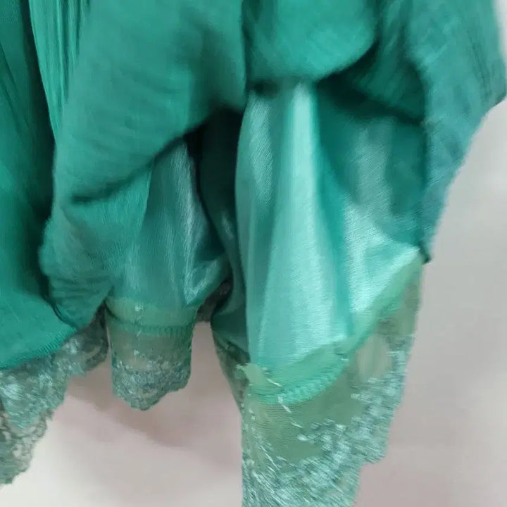 [BUNJANG] INGNI Sleeveless Blouse / 새상품) INGNI 나시 슬리브리스