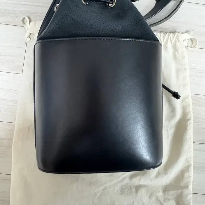 [BUNJANG] APC Claire Bucket Bag / 아페쎄 APC 클레어 버킷백