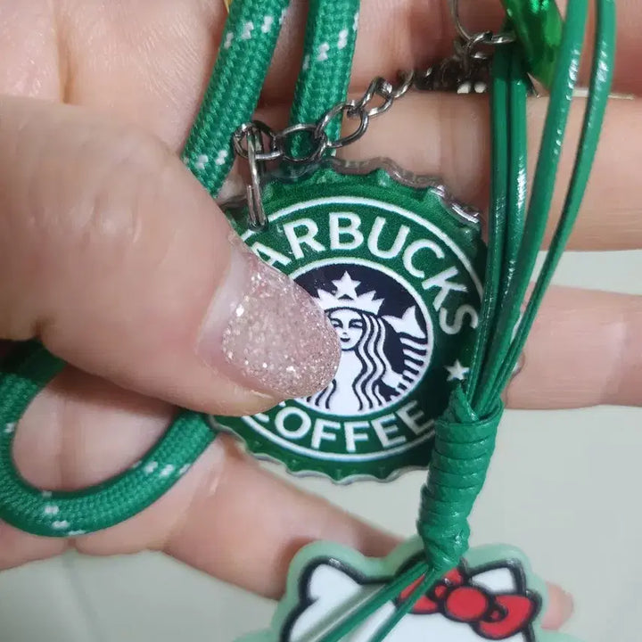 [BUNJANG] Starbucks Hello Kitty Four-Leaf Clover Collaboration Keyring (Handmade) / 스타벅스 키티 네잎클로버 콜라보 키링 (핸드메이드)