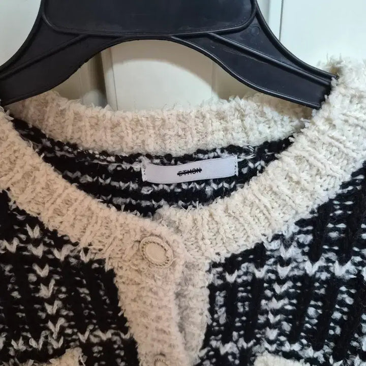 [BUNJANG] Etroite Wonyoung Cardigan Black / 에트몽 장원영가디건 블랙