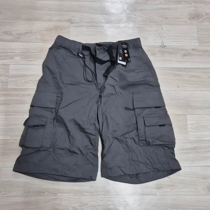 [SOLD OUT] [새상품]무신사 스탠다드 시티레저 멀티 포켓 카고 버뮤다 팬츠 그레이32