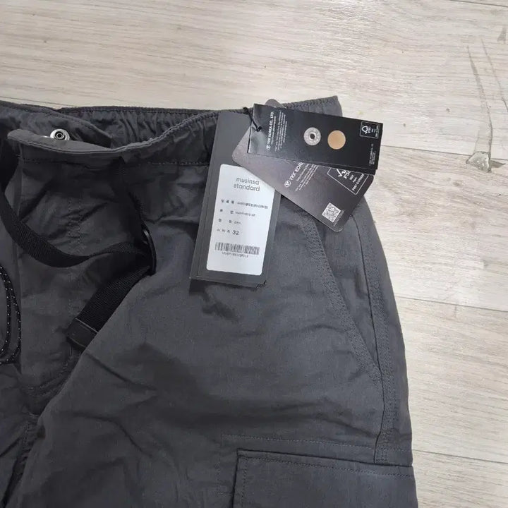 [SOLD OUT] [새상품]무신사 스탠다드 시티레저 멀티 포켓 카고 버뮤다 팬츠 그레이32