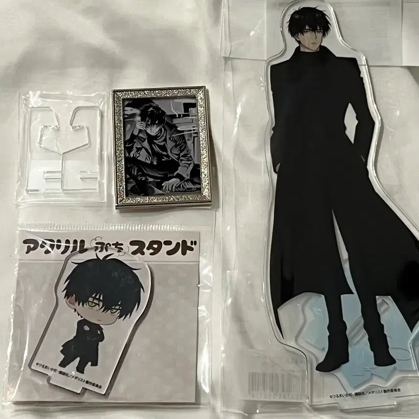 [BUNJANG] Medalist Yodaka Jun EeO Acrylic Stand Bundle Set / 메달리스트 요다카 쥰 만화전 액자 eeo 아크릴 스탠드 일괄