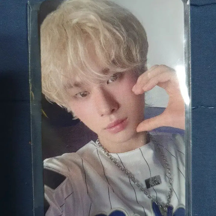 [SOLD OUT] 투어스 미개봉앨범 2종과 위버스샵 특전들