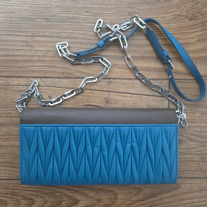 [BUNJANG] Miu Miu Chain Shoulder Wallet / 미우미우 체인 숄더지갑