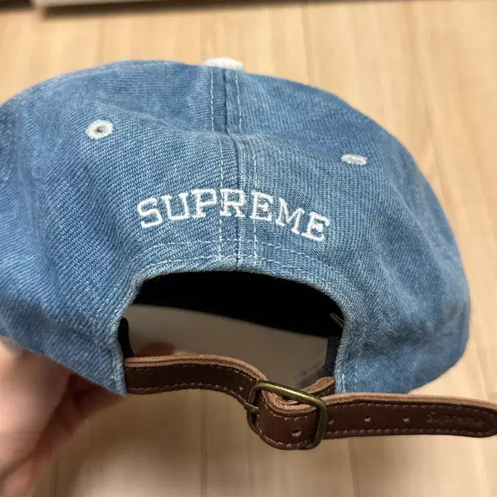 [BUNJANG] Supreme Two-Tone Logo Washed Denim Cap / 슈프림 투톤 로고 패널 워시드 데님 캡 모자
