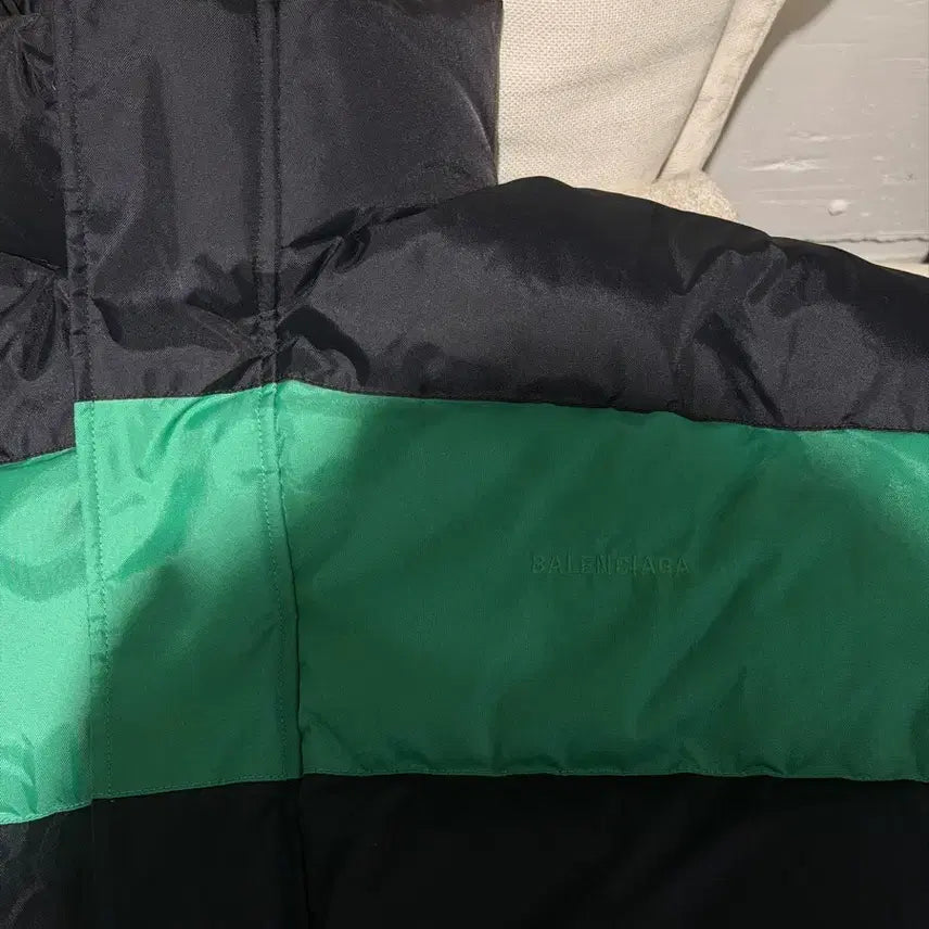 [BUNJANG] Balenciaga 2018 Stripe Colorblock Down Padded Coat / Balenciaga 2018 스트라이프 컬러블록 다운 패딩 코트