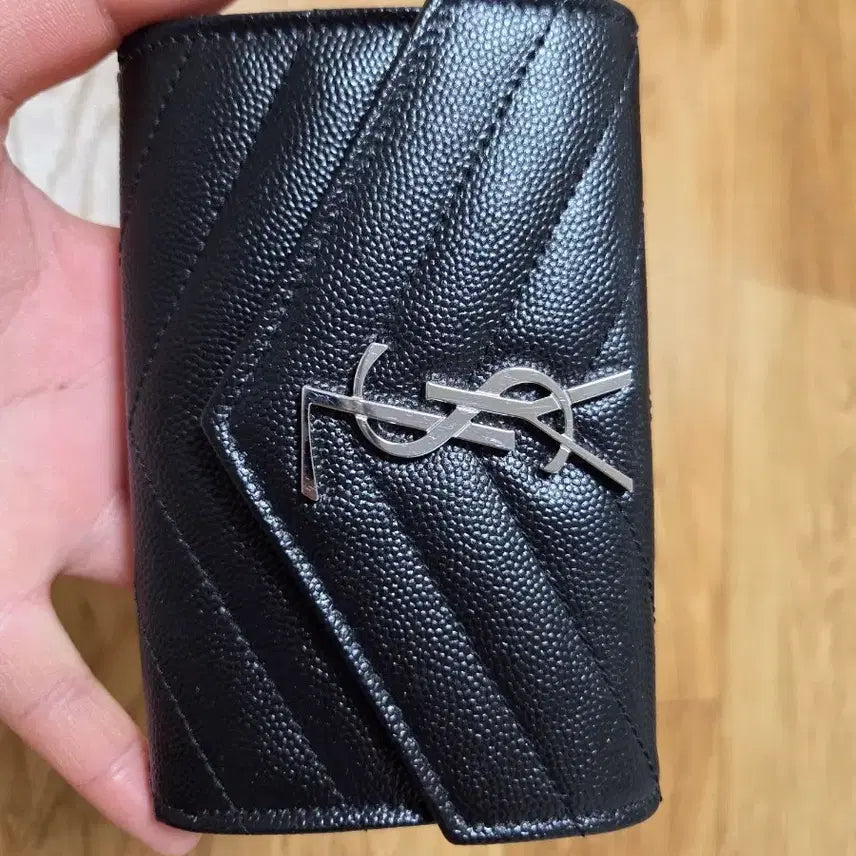 [BUNJANG] Yves Saint Laurent Matelassé Wallet / 입생로랑 마틀라세 반지갑