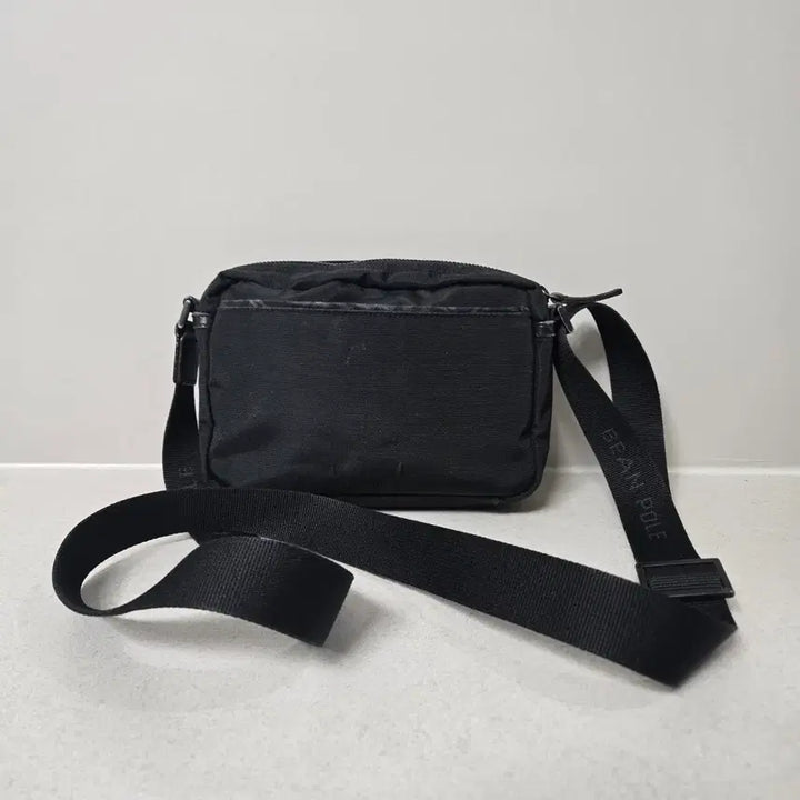 [BUNJANG] Beanpole Black Mini Crossbody Bag / 빈폴 블랙 미니 크로스백 남녀공용