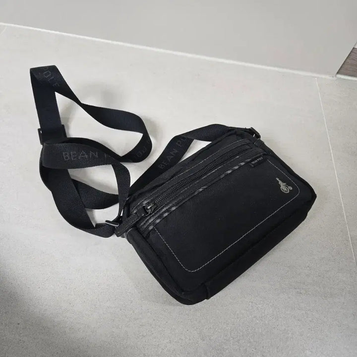 [BUNJANG] Beanpole Black Mini Crossbody Bag / 빈폴 블랙 미니 크로스백 남녀공용