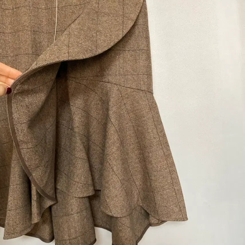 [BUNJANG] System Herringbone Check Ruffle Long Skirt / 시스템  헤링본 체크 러플 롱 스커트