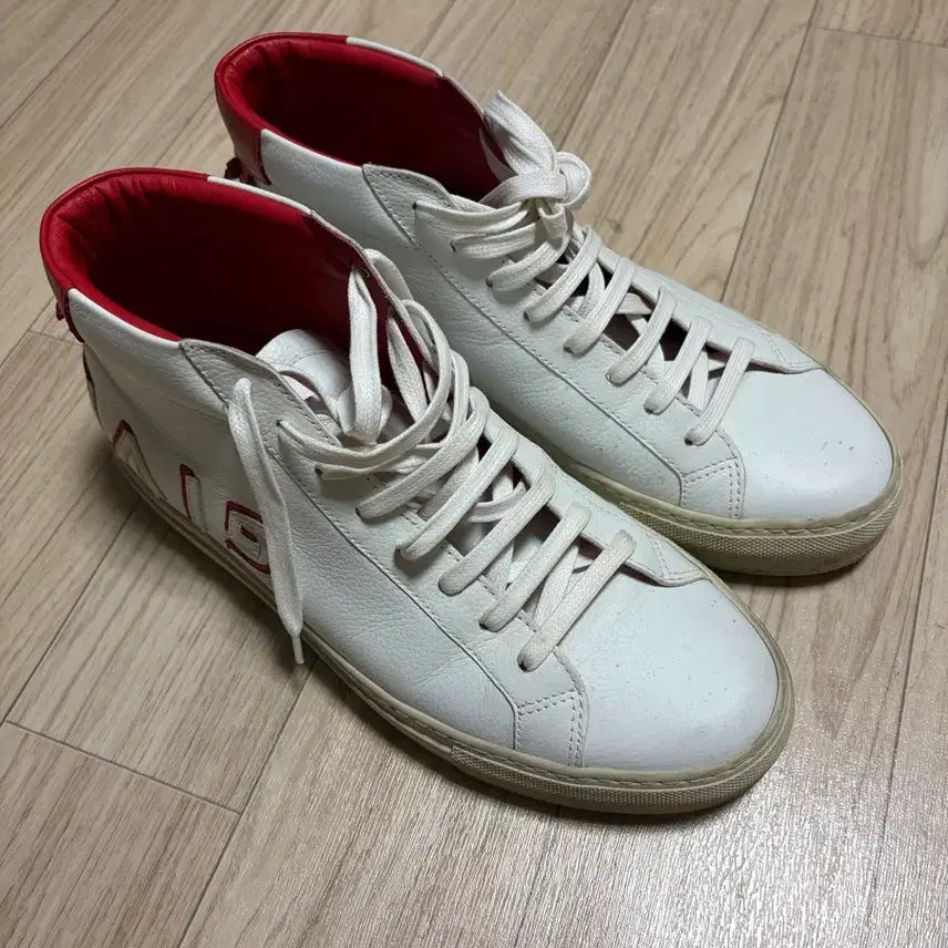 [SOLD OUT] Givenchy 화이트 &amp; 레드 스니커즈 40
