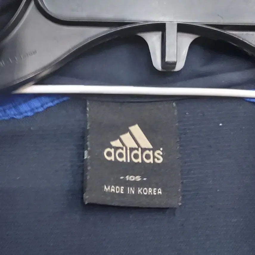 [BUNJANG] Adidas 105 Vintage Hooded Woven Jacket / 아디다스 105 빈티지 후디 우븐자켓/바람막이. NB.