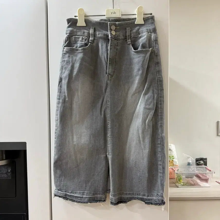 [BUNJANG] Long Midi H-Line Front Slit Grey Denim Skirt (Size L) / 5/26까지 롱 미디 앞트임 H라인 그레이 데님 청치마