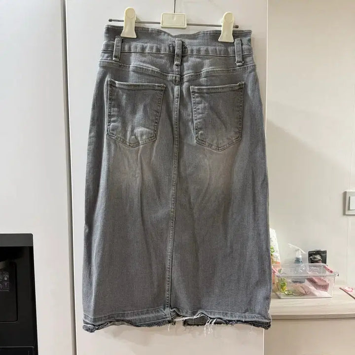 [BUNJANG] Long Midi H-Line Front Slit Grey Denim Skirt (Size L) / 5/26까지 롱 미디 앞트임 H라인 그레이 데님 청치마