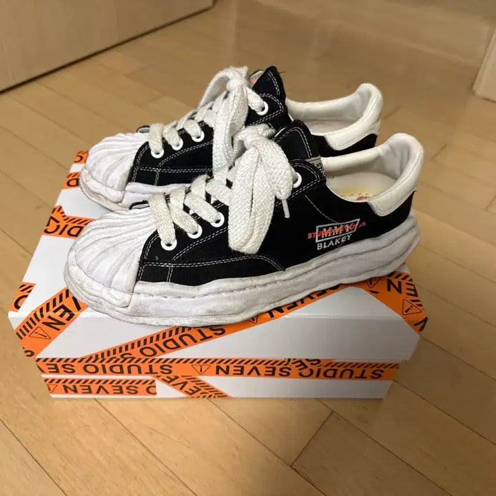[BUNJANG] Maison Mihara Yasuhiro x Studio Seven Blakey Collaboration Sneakers / [오늘하루만]메종 미하라 야스히로 x 스튜디오 세븐 블레이키 콜라보 판매