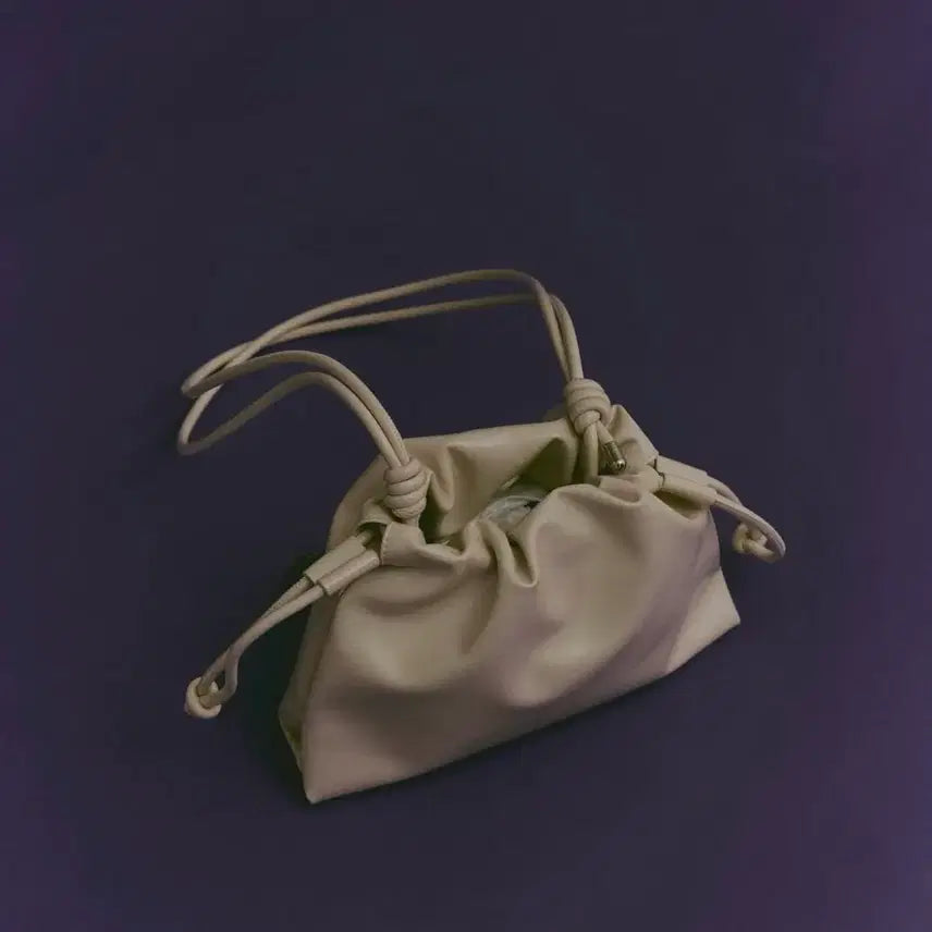[BUNJANG] Leighton Nua Moon Ivory Bag / 레이튼 누아백 (leighton nua bag) moon ivory