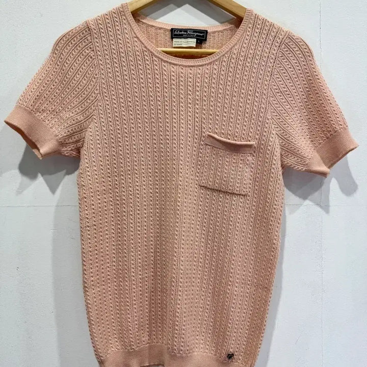 [SOLD OUT] Salvatore Ferragamo 핑크 울 반팔 니트 L 정품