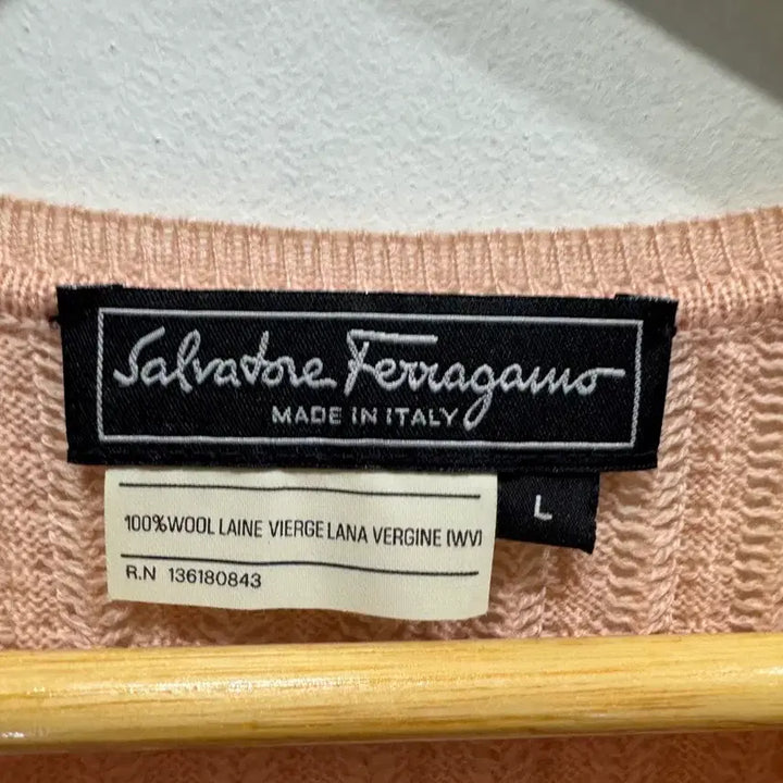 [SOLD OUT] Salvatore Ferragamo 핑크 울 반팔 니트 L 정품