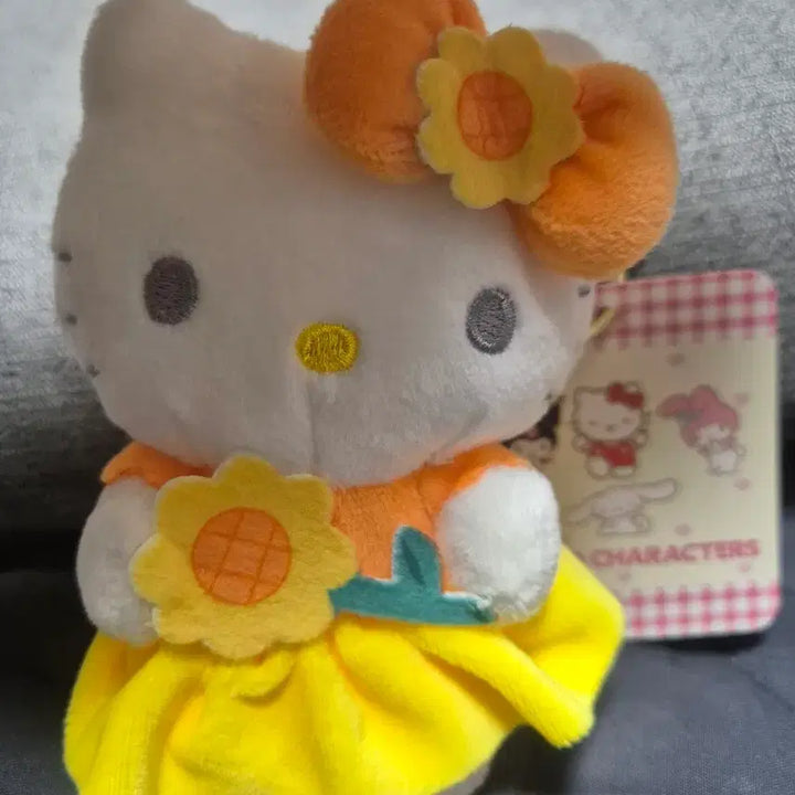 [BUNJANG] Sanrio Hello Kitty Sunflower Plush Keychain / 산리오 헬로키티 해바라기 인형 키링