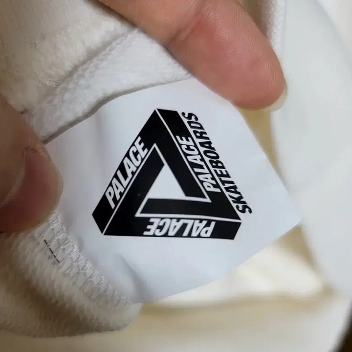 [BUNJANG] Palace Reacto Tri-Ferg Hoodie White - 23SS / 팔라스 리액토 트라이퍼그 후드 화이트 - 23SS
