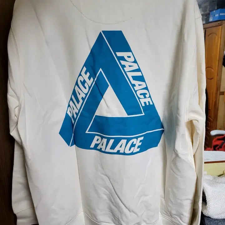 [BUNJANG] Palace Reacto Tri-Ferg Hoodie White - 23SS / 팔라스 리액토 트라이퍼그 후드 화이트 - 23SS