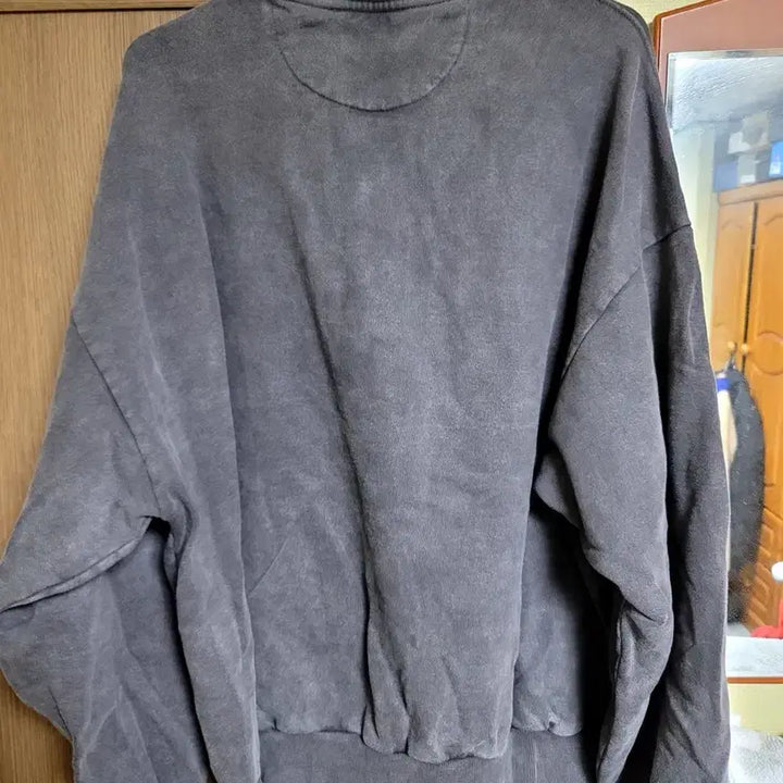 [BUNJANG] Stu Distressed Sweatshirt L / Stu 디스트로이드 스웻셔츠 L