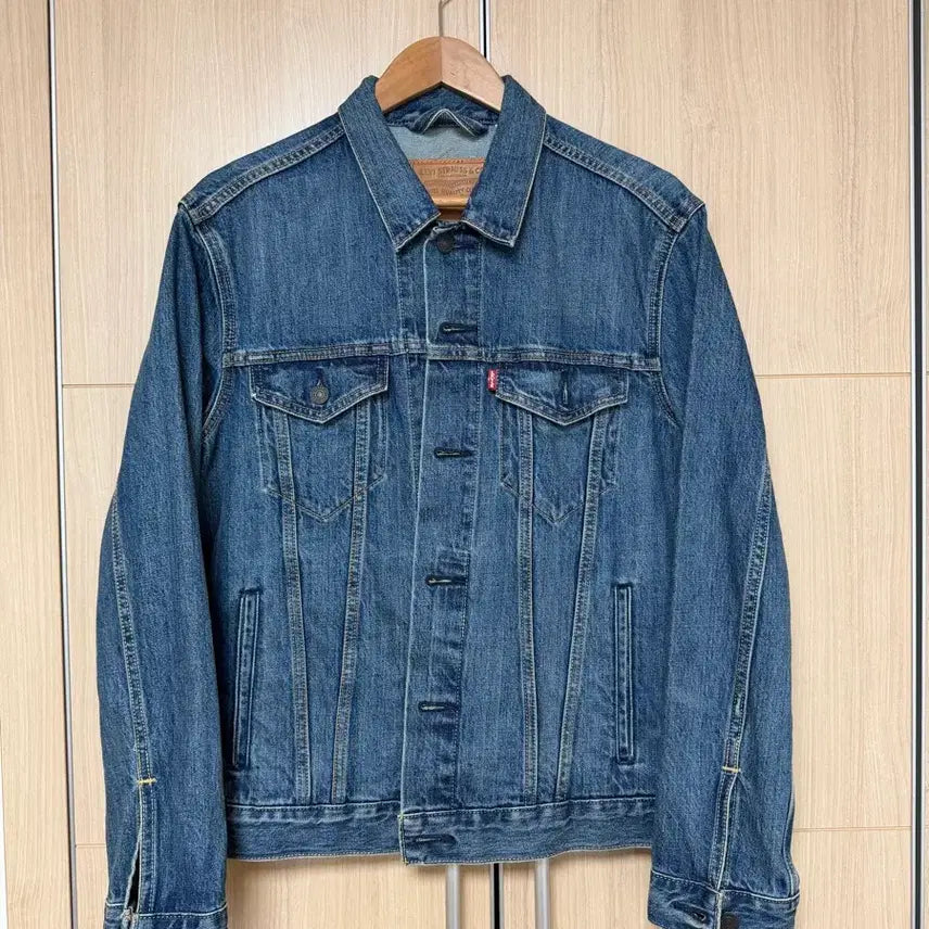 [BUNJANG] Levi's Trucker Denim Jacket M Size / [M] 리바이스 트러커 데님자켓