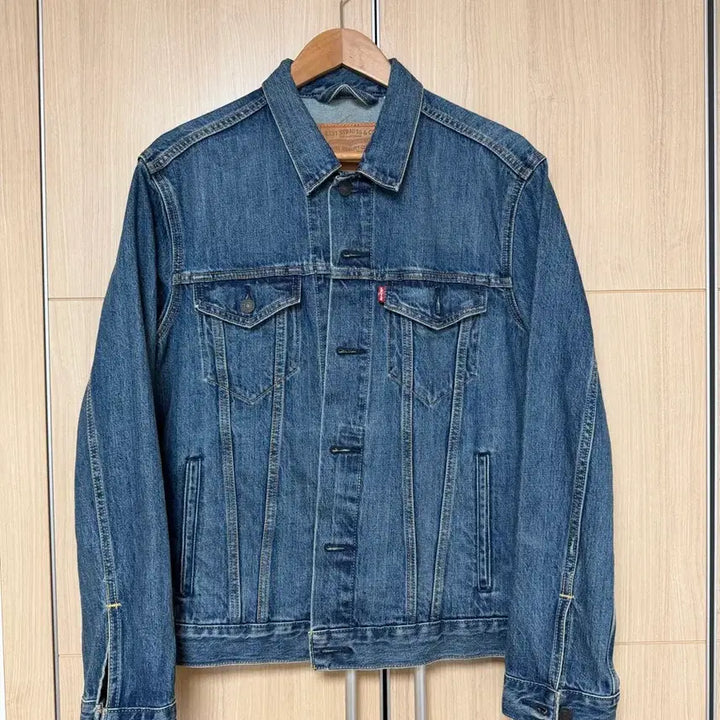 [BUNJANG] Levi's Trucker Denim Jacket M Size / [M] 리바이스 트러커 데님자켓
