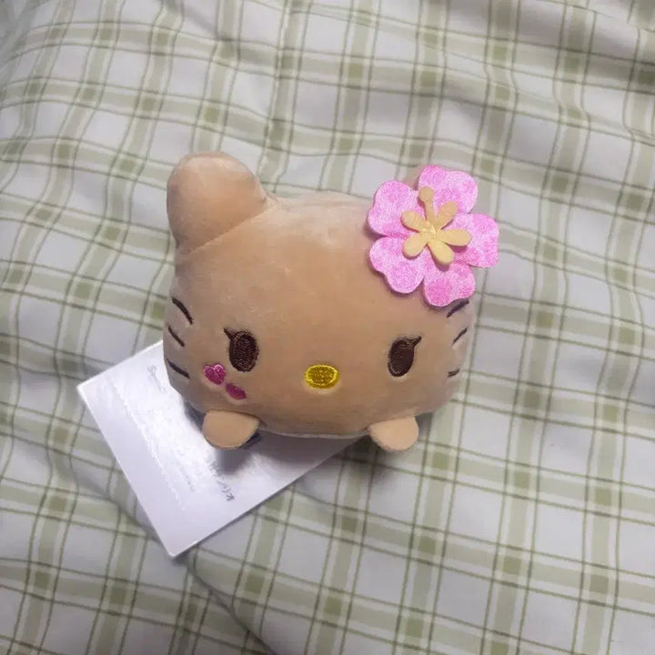 [BUNJANG] Sanrio Don Quijote Gals Hello Kitty Mochi Plush / 태닝키티 돈키호테 모찌마스 키티모찌 헬로키티 산리오 갸루 인형 리락쿠마