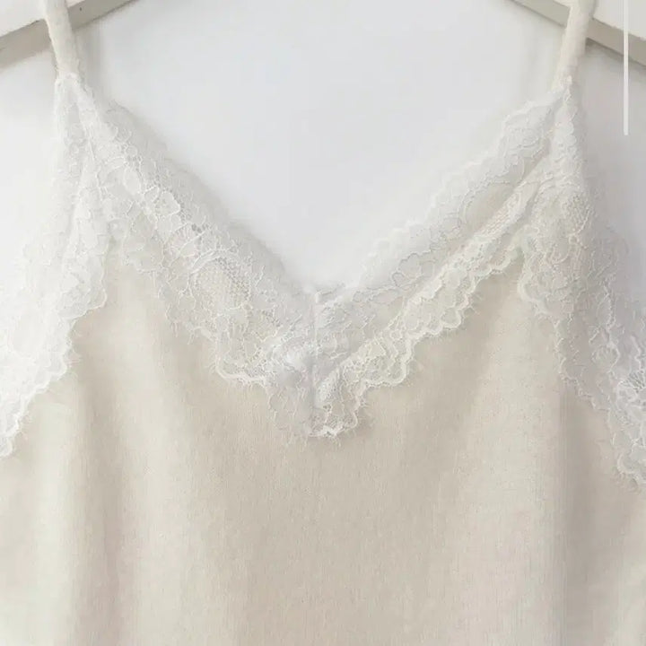 [BUNJANG] Milkcocoa Lace Slip Tank Top / [밀크코코아] 레이스 슬립 나시 (wool 50%)