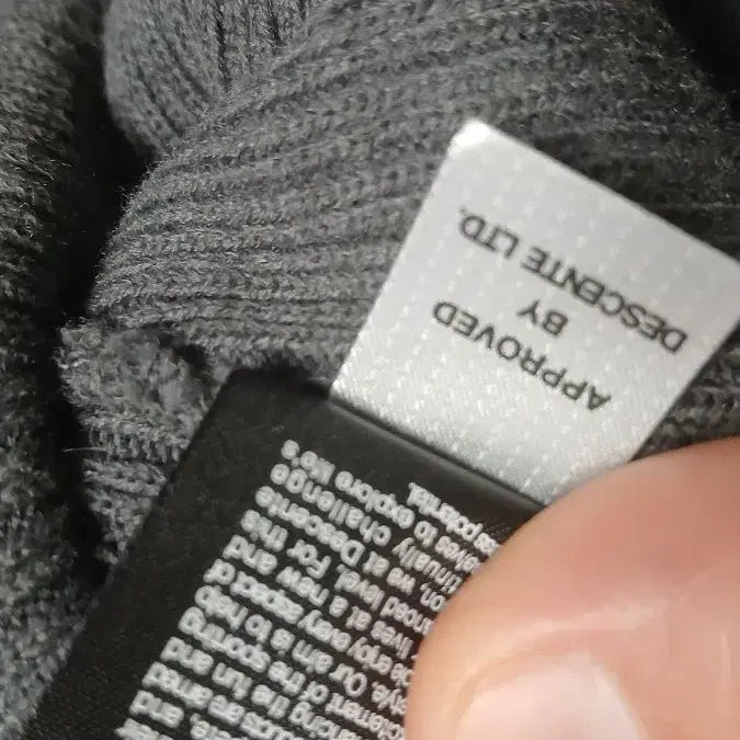 [BUNJANG] Descente Knit Beanie Black Hat / 데상트 니트 비니 블랙모자