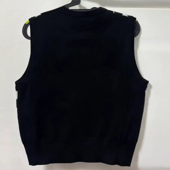 [BUNJANG] Check Pattern Knit Vest / 체크 패턴 니트 조끼 블랙/화이트