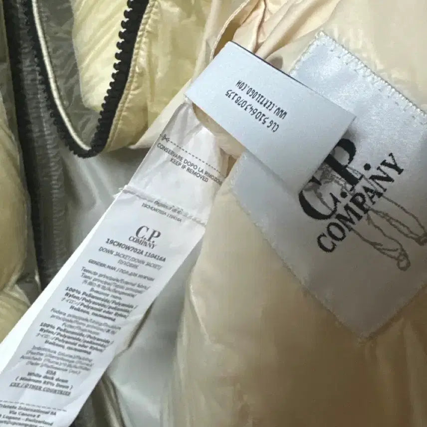 [BUNJANG] C.P. Company D.D. Shell Hooded Down Jacket / (급처)C.P. 컴퍼니 D.D. 쉘 피스타치오(L사이즈)