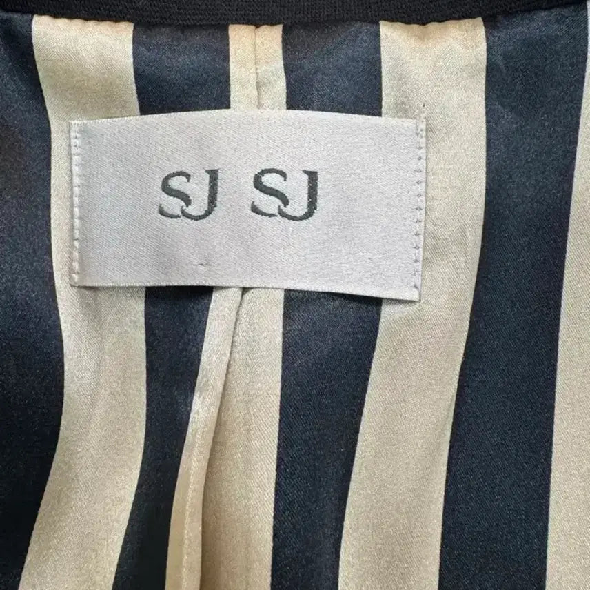 [BUNJANG] SJSJ Gold Button Chain Detail Double Jacket / SJSJ 한섬 블랙 더블자켓 55 골드버튼 체인디테일