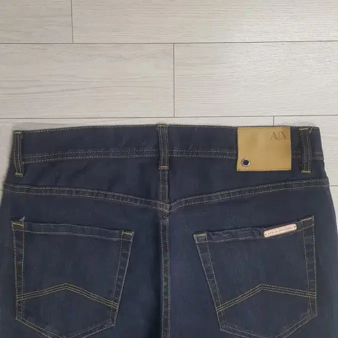 [BUNJANG] Armani Leather Patch Gold Detail Jeans / [A/X]아르마니 정품(사방스판) 가죽패치 금장대님 33인치(No.73)