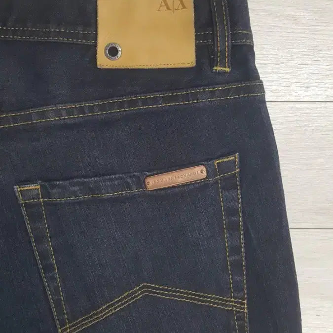 [BUNJANG] Armani Leather Patch Gold Detail Jeans / [A/X]아르마니 정품(사방스판) 가죽패치 금장대님 33인치(No.73)