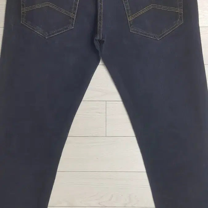 [BUNJANG] Armani Leather Patch Gold Detail Jeans / [A/X]아르마니 정품(사방스판) 가죽패치 금장대님 33인치(No.73)