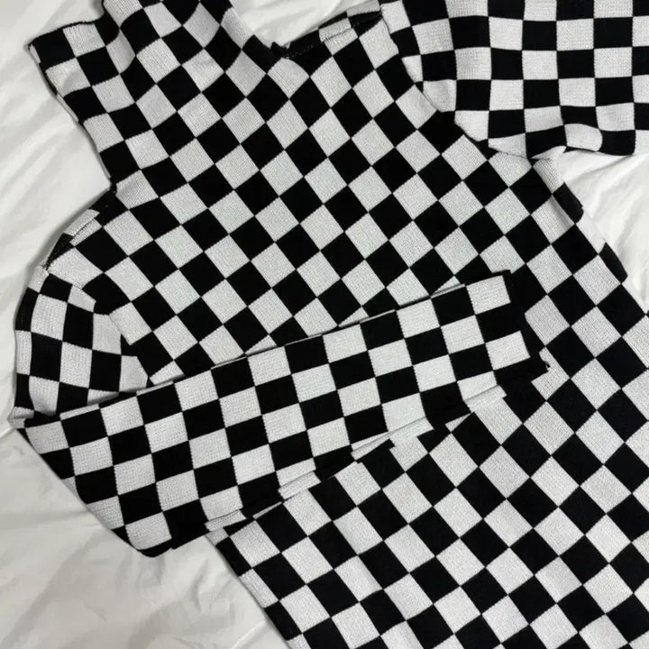 [BUNJANG] Check Pattern Turtleneck Knit Long Sleeve / 체크 패턴 터틀넥 니트 긴팔