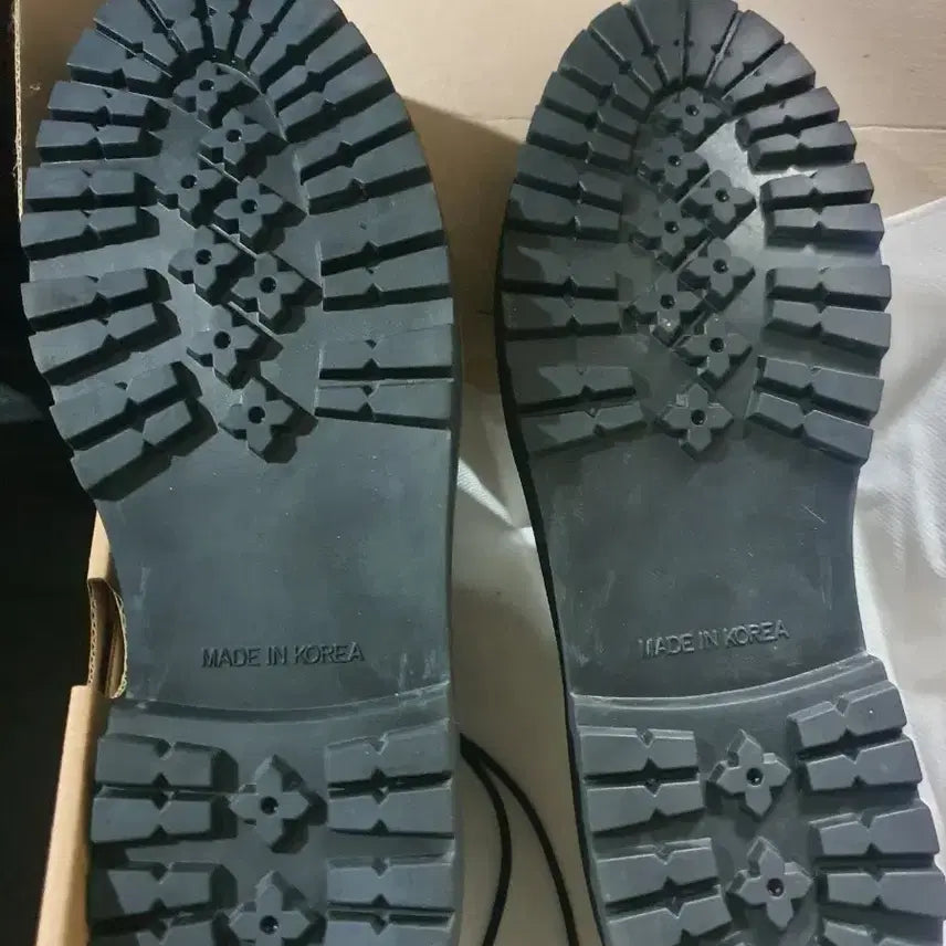 [SOLD OUT] 바이슬림 블랙 로퍼 판매 합니다.