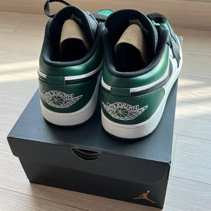 [BUNJANG] Nike Jordan 1 Low Green Toe Sneakers / [275] 조던1 로우 그린토
