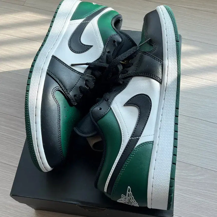 [BUNJANG] Nike Jordan 1 Low Green Toe Sneakers / [275] 조던1 로우 그린토