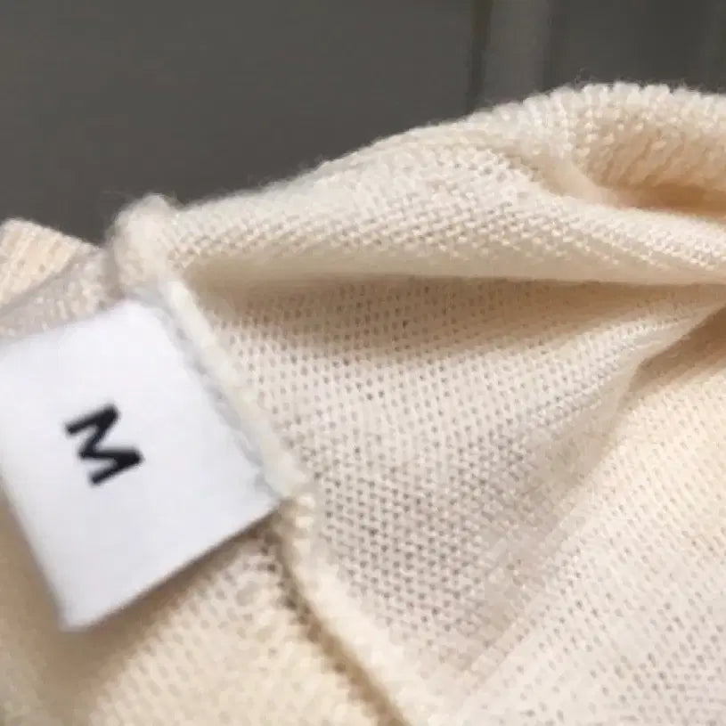 [BUNJANG] Allude Wool 100% Crew Neck Cardigan (M) / 24ss 얼루드 울100 크루넥 가디건 m사이즈