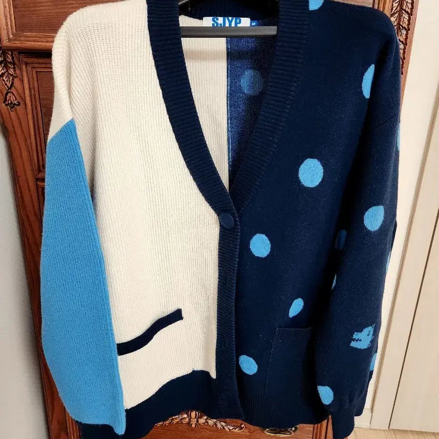 [SOLD OUT] SJYP 배색 도트 가디건 S사이즈 울혼방 네이비 아이보리