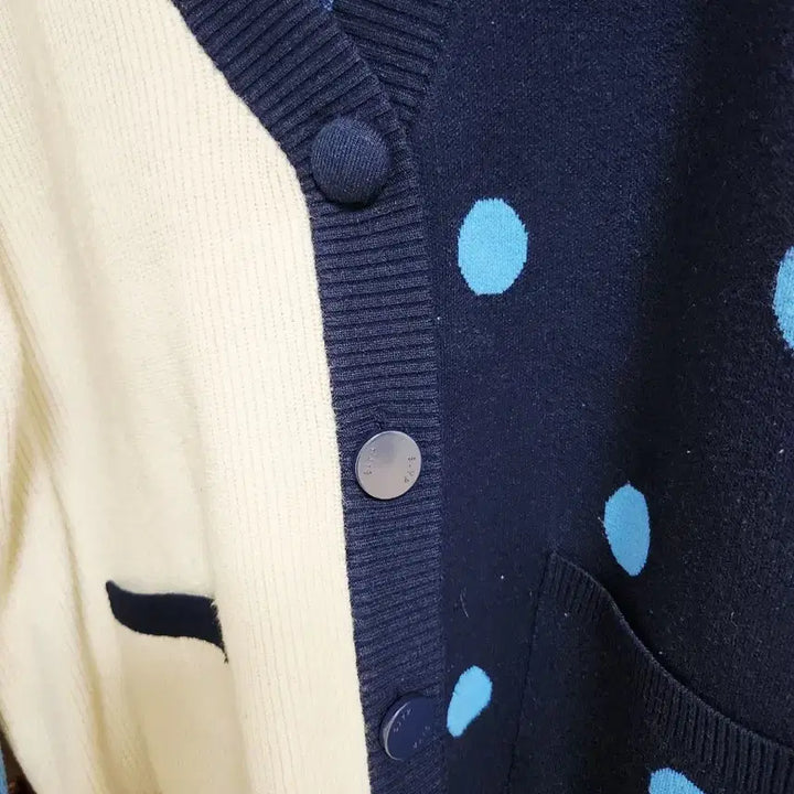 [SOLD OUT] SJYP 배색 도트 가디건 S사이즈 울혼방 네이비 아이보리