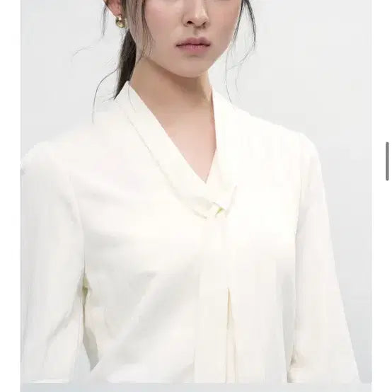[BUNJANG] General Idea V-Neck Tie Blouse White M / 제너럴 아이디어 브이넥 타이 블라우스 화이트 M