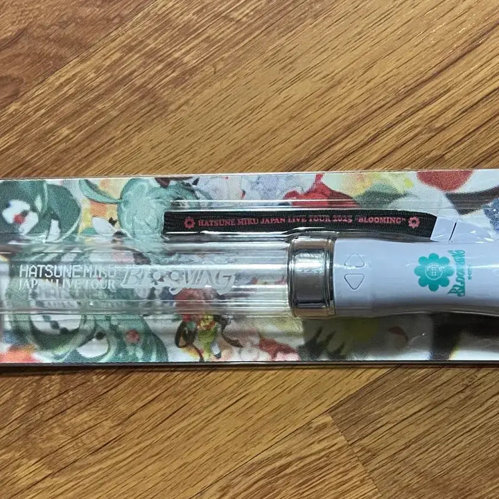 [BUNJANG] Hatsune Miku Blooming Penlight / 미개봉 하츠네미쿠 블루밍 펜라이트 응원봉 Miku Blooming
