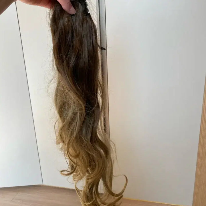 [BUNJANG] Big Wave Clip-On Ponytail Extension 50cm / 미사용 빅 웨이브 집게형 롱 포니테일 붙임머리 피스 50cm 정도