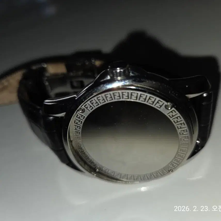 [BUNJANG] Fendi Black Leather Watch / 펜디 블랙 가죽 시계