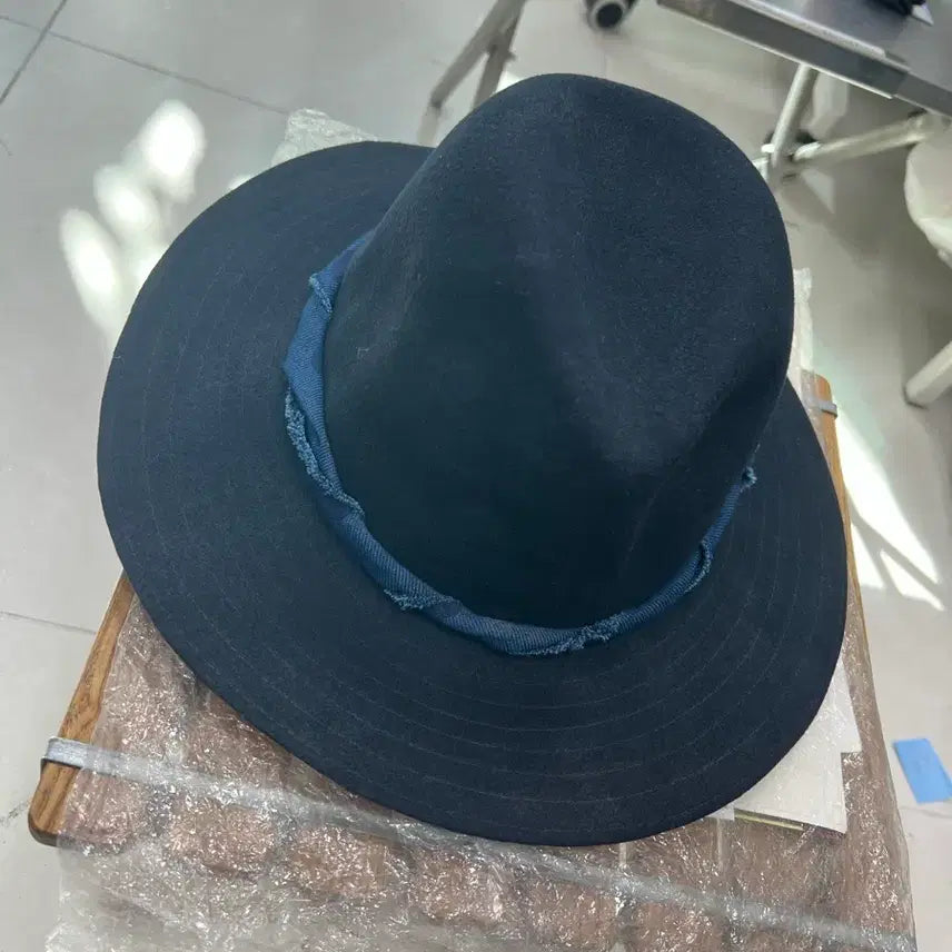 [BUNJANG] Blue Blue Japan Fedora Hat / 블루블루재팬 페도라